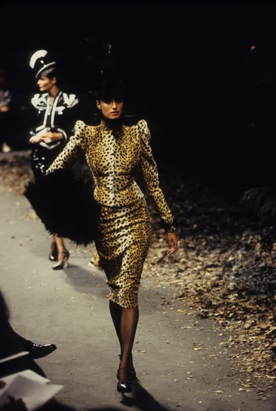 Look 16